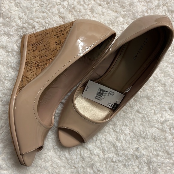 Heels peep toe wedge platform nude heels NWT attention size 10 - Picture 2 of 13